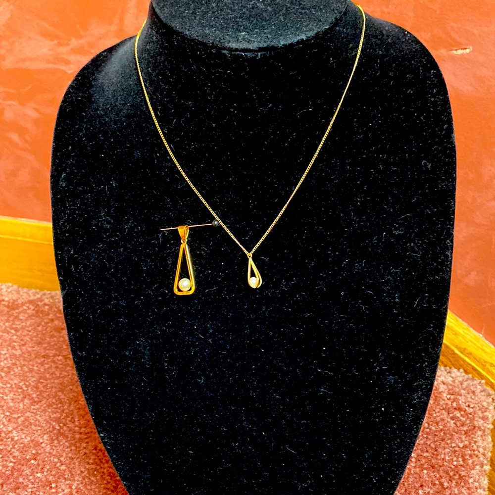 Goldstone Necklace with pearl pendant option